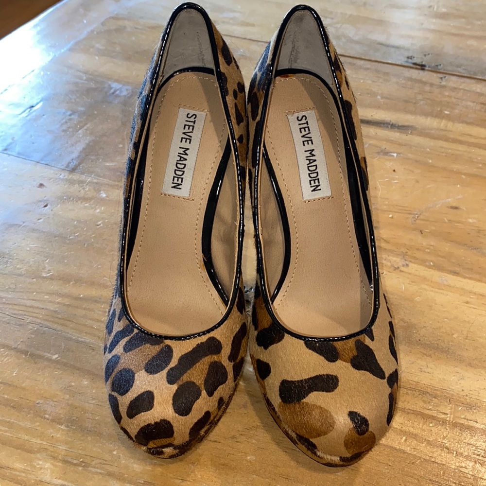 Steve Madden Bevv L Leopard Pattern Pumps with Black Patent Heel size 6.5